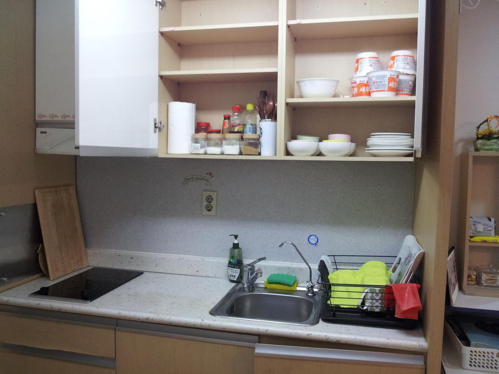 Cozy Seoul Hongdae Apartment Room photo